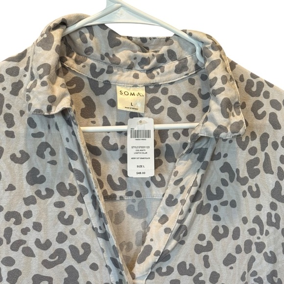 Soft Pink Leopard Print Button-Up Shirt - Picture 2 of 4